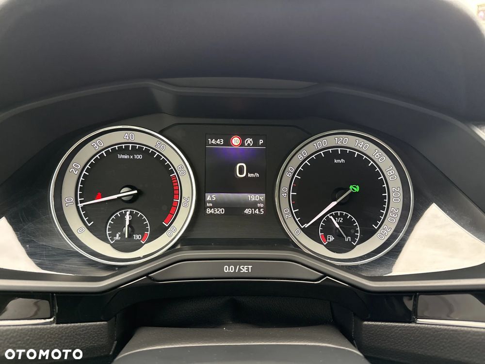 Skoda Superb 2.0 TSI L&K DSG - 27