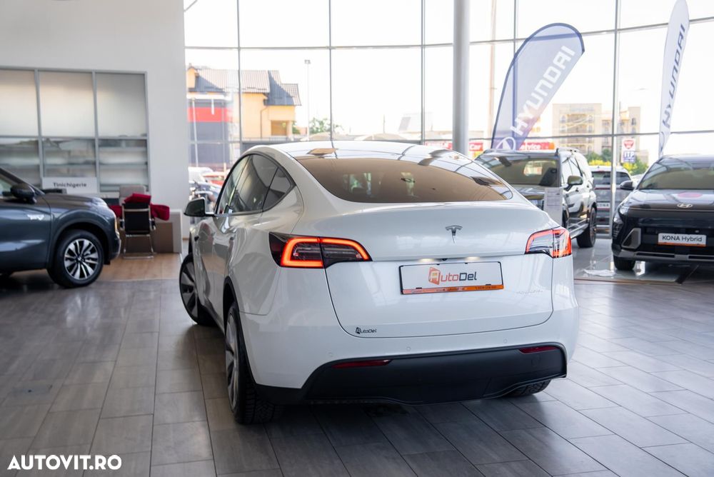 Tesla Model Y Long Range Dual Motor AWD - 15
