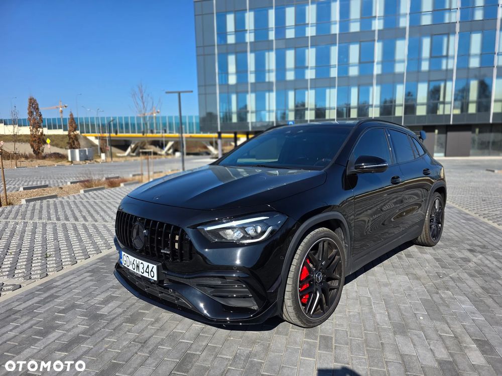 Mercedes-Benz GLA - 4