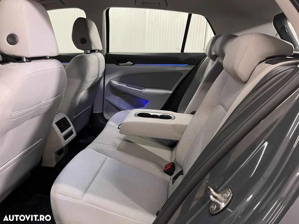 Volkswagen Golf 1.5 TSI ACT Life - 12