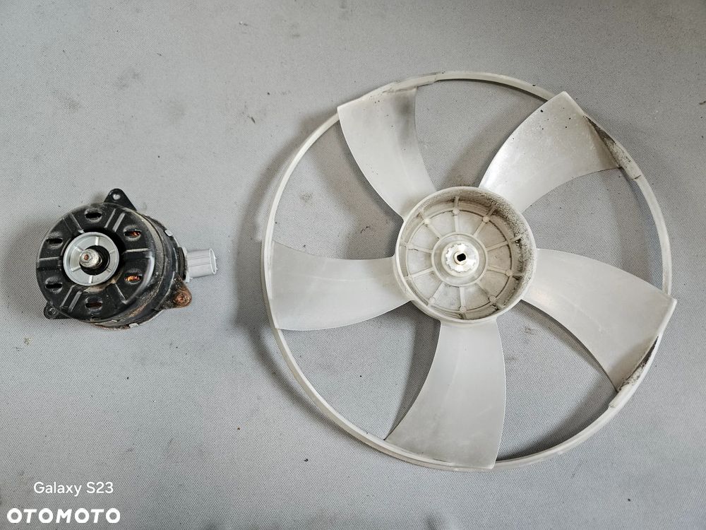Wentylator chłodnicy śmigło silnik wentylatora Toyota Verso S 1,33 benzyna 2011-2015r Europa Denso - 1
