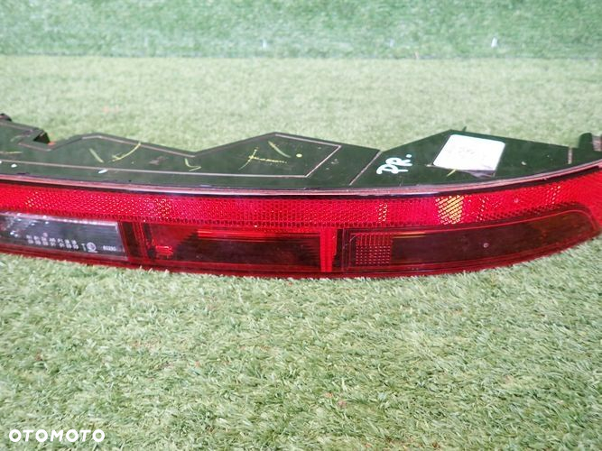 AUDI Q5 80A 16- lampka w zderzak prawa 6 PIN - 3