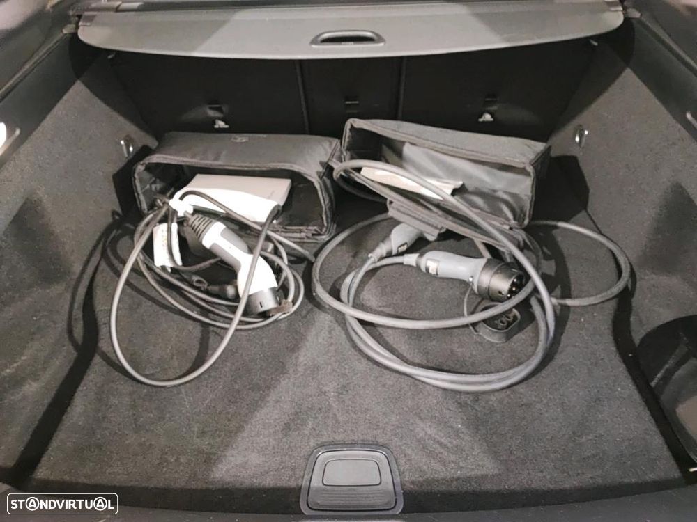 Mercedes-Benz CLA 250 e Shooting Brake Style Plus - 11