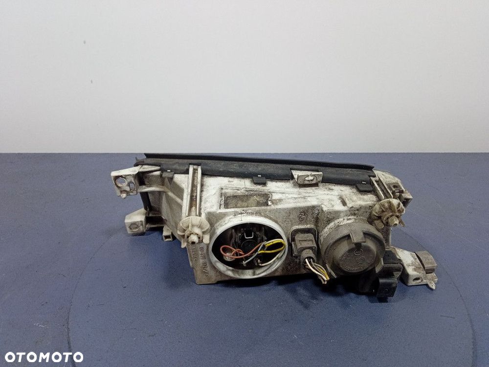 SKODA OCTAVIA I REFLEKTOR PRAWY PRZEDNI LAMPA PRZÓD 246086-00 - 2