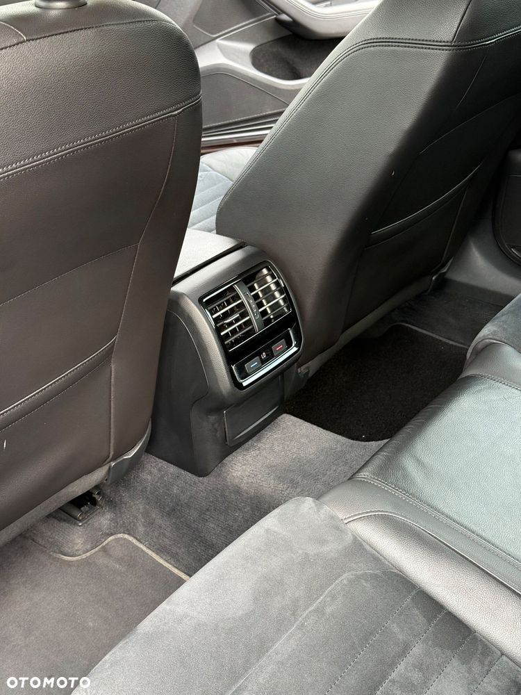 Volkswagen Passat - 11