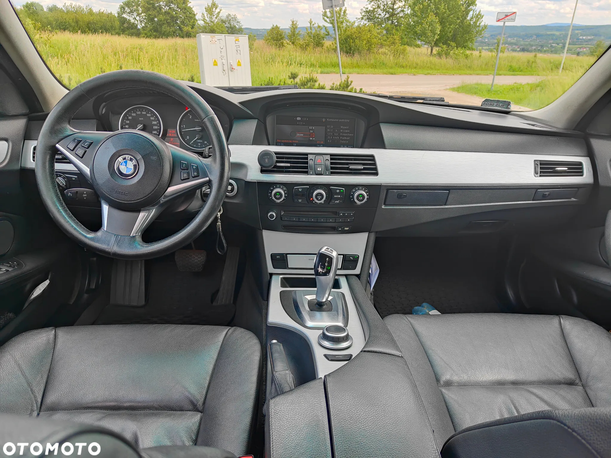 BMW Seria 5 525d - 12