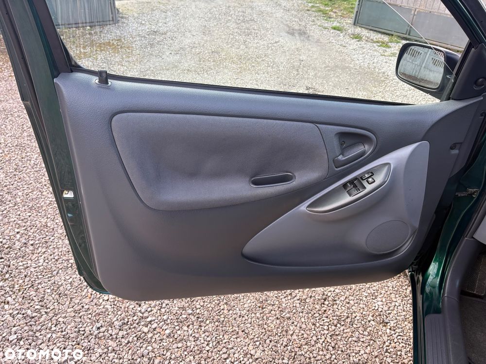 Toyota Yaris 1.0 Base - 21