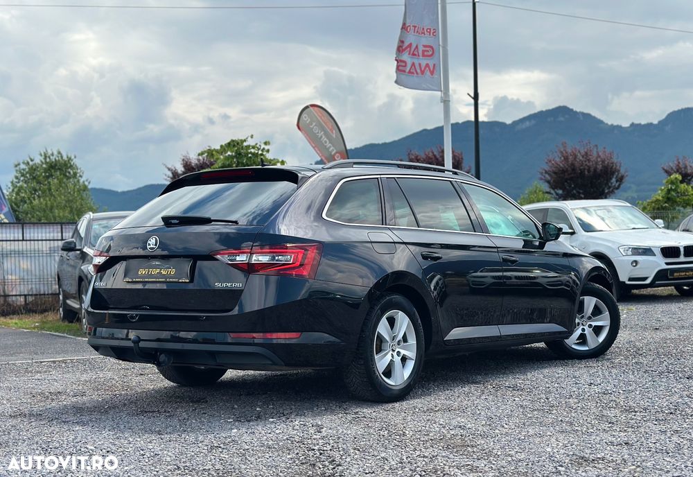 Skoda Superb 1.6 TDI DSG Ambition - 31