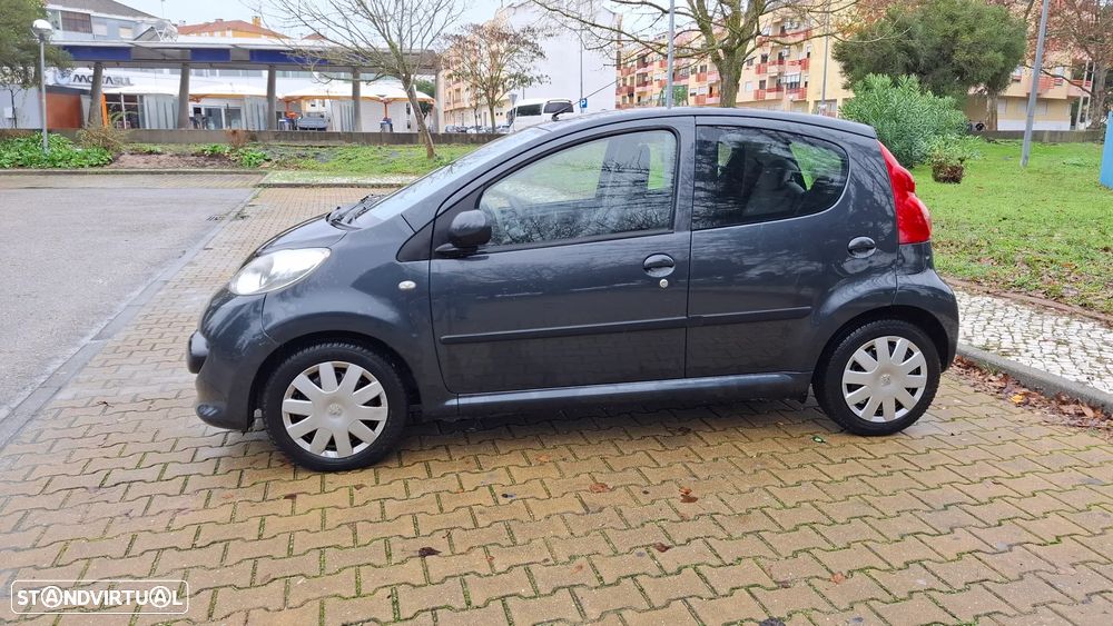 Peugeot 107 1.0 Trendy 2 Tronic - 2