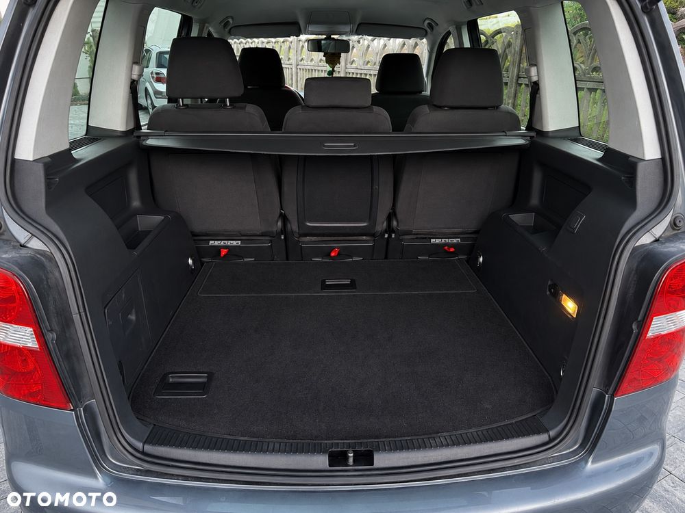 Volkswagen Touran 2.0 TDI Highline - 5