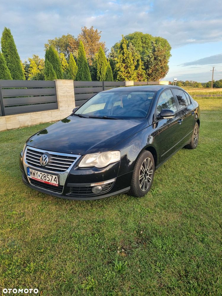 Volkswagen Passat - 1
