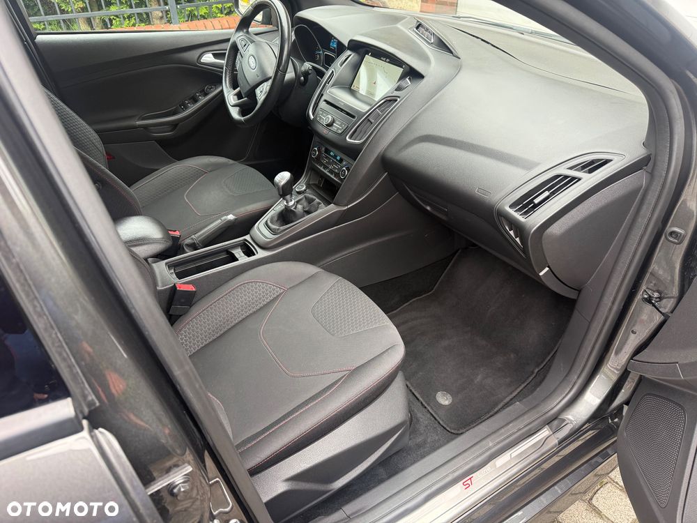 Ford Focus 1.5 EcoBoost ST-Line - 13