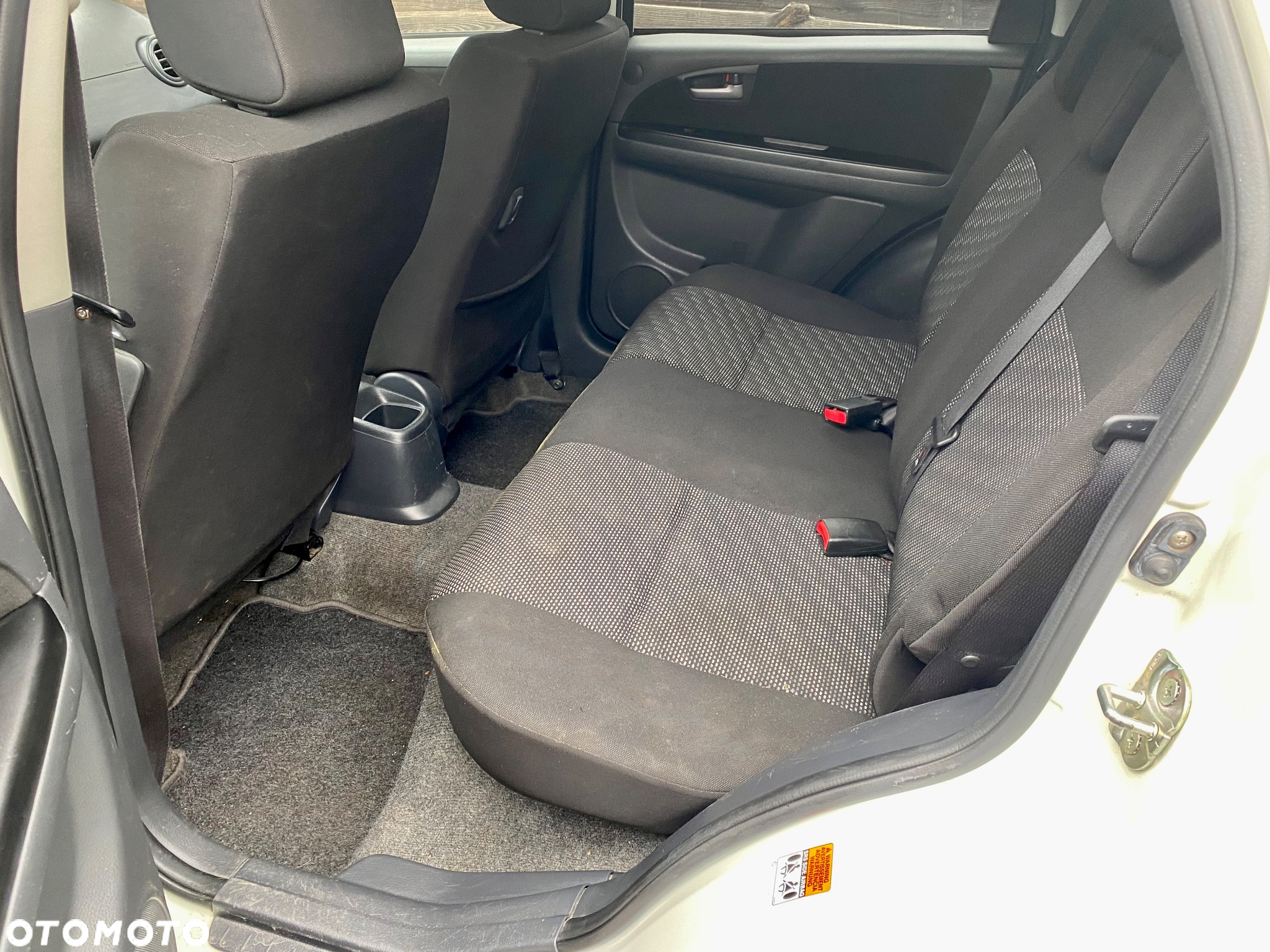 Suzuki SX4 1.6 GS / Premium - 23