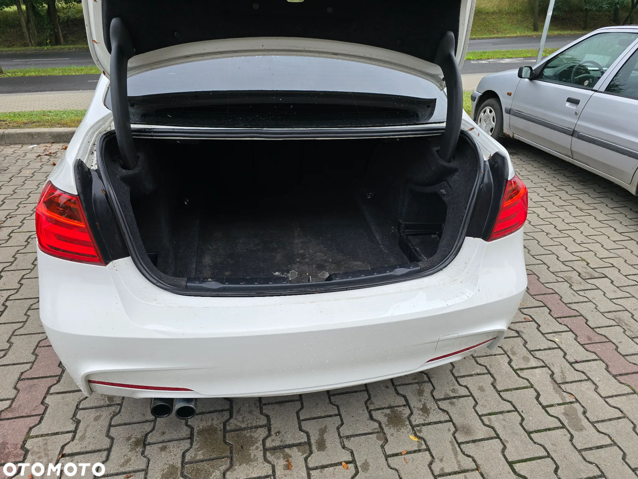 BMW Seria 3 328i xDrive - 28