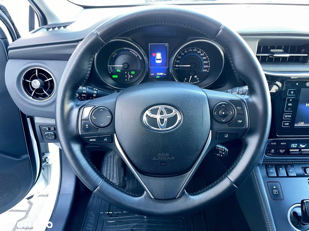 Toyota Auris - 4
