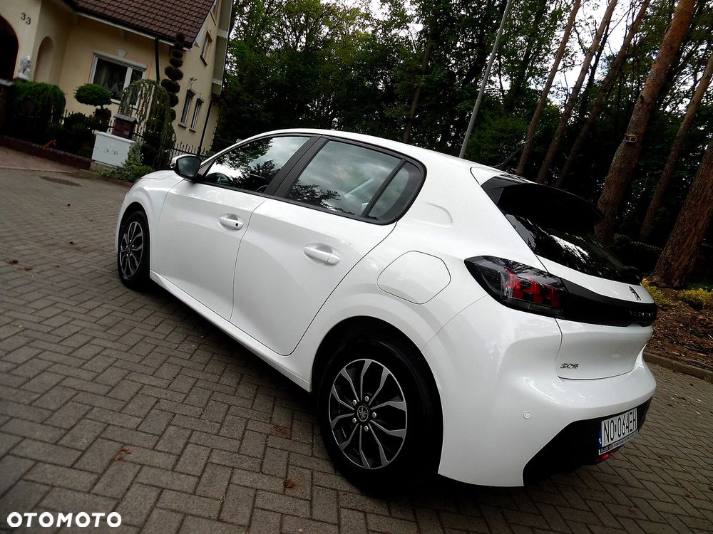 Peugeot 208 - 22