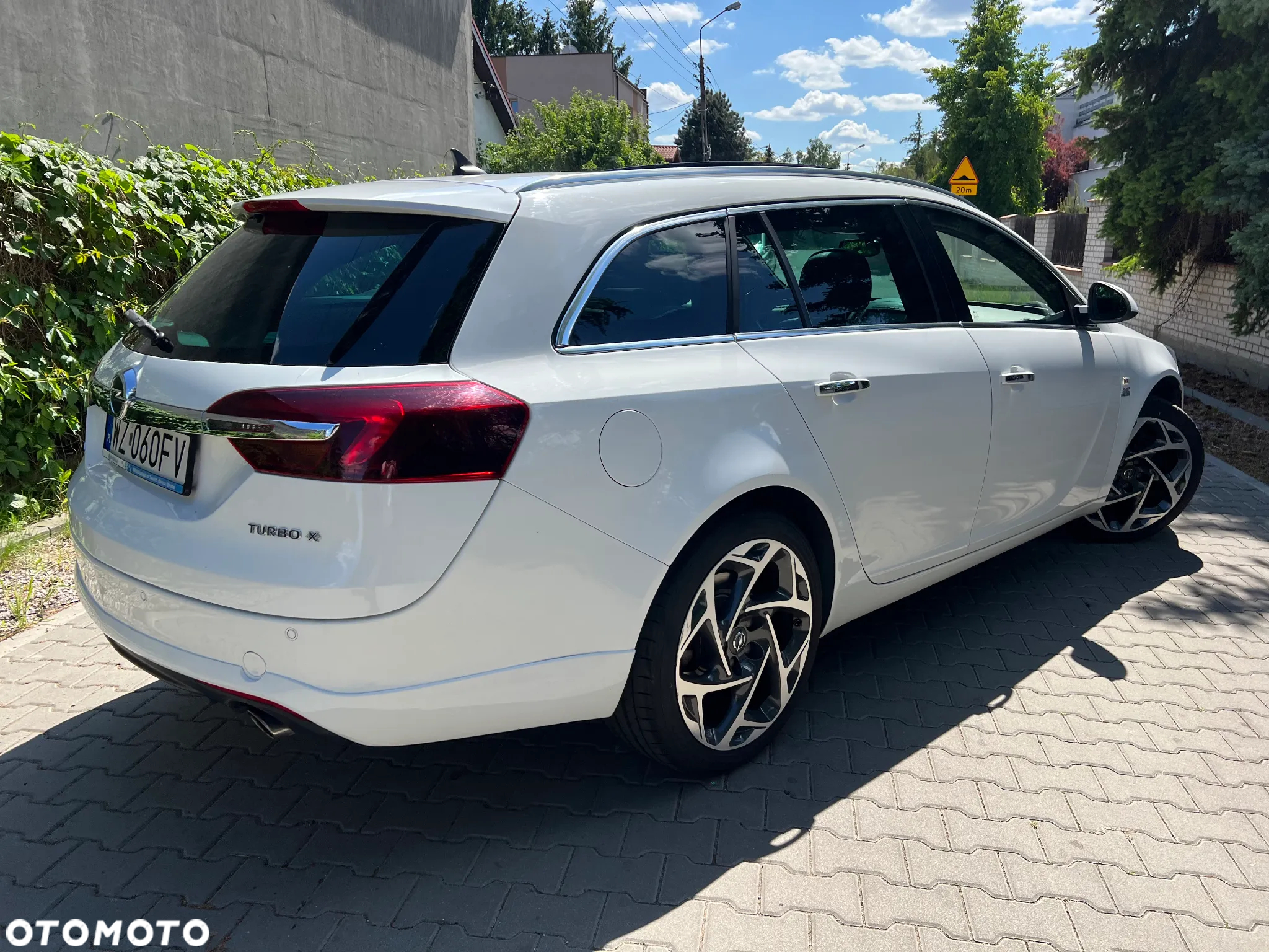 Opel Insignia 2.0 SIDI Turbo 4x4 Sports Tourer Business Edition - 4