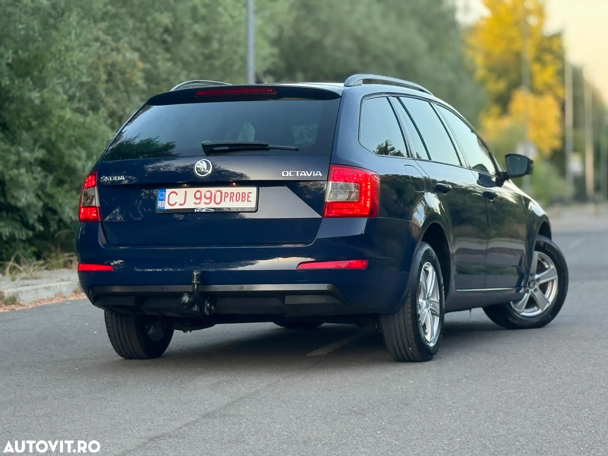 Skoda Octavia 1.6 TDI Business DSG - 3
