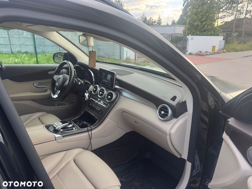 Mercedes-Benz GLC - 26