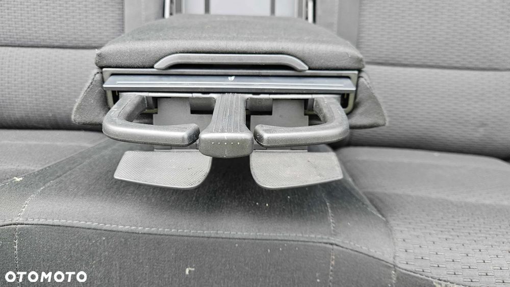Kanapa Siedzisko Oparcie Welur Podłokietnik Uchwyt Napoje Cupholder Grzane Podgrzewane Skoda Superb II 2 - 4