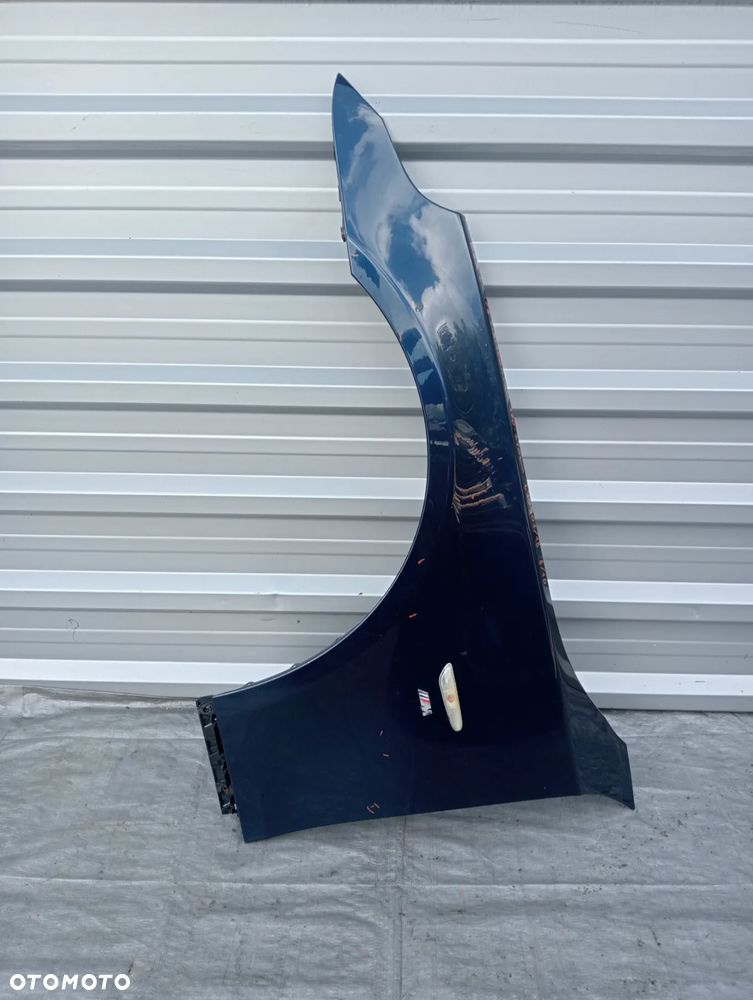 BMW E60 E61 BŁOTNIK TIEFSEBLAU A76
