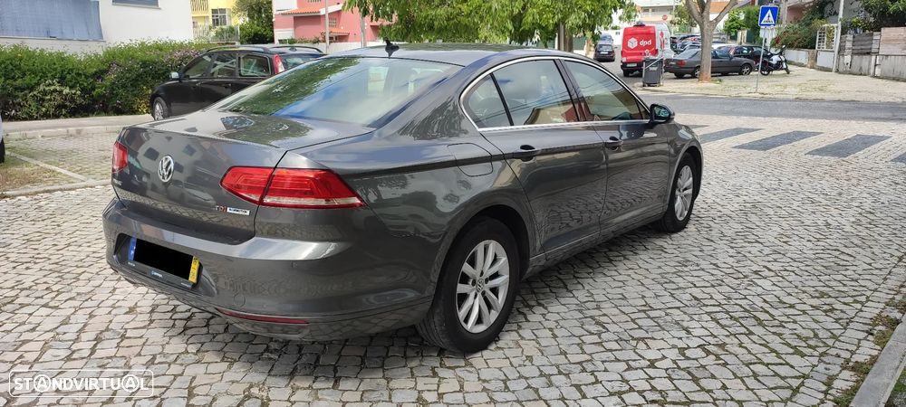 VW Passat 1.6 TDI Highline - 4