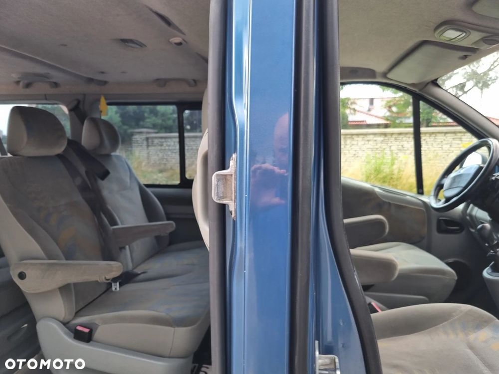 Renault Trafic Passenger - 18