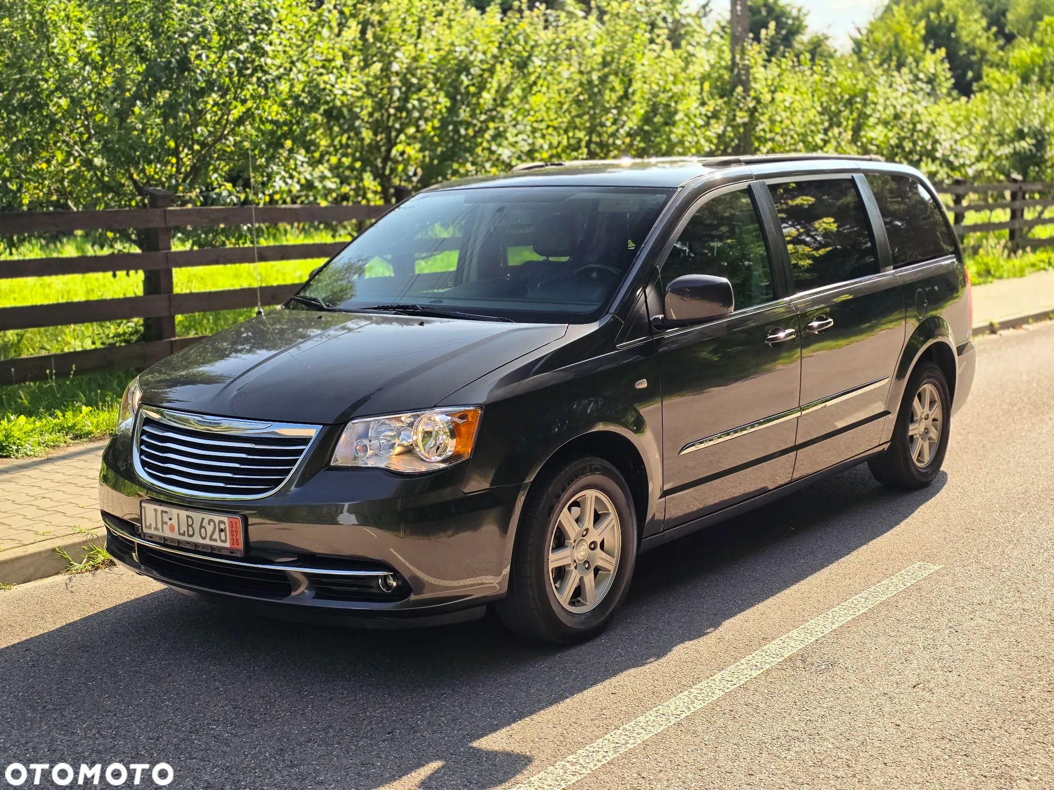 Chrysler Town & Country 3.6 Limited - 9