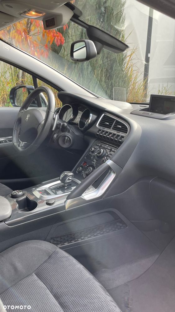 Peugeot 3008 2.0 HDi HYbrid4 - 5