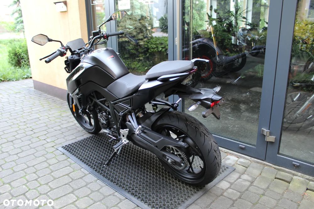 VOGE R125 - 6
