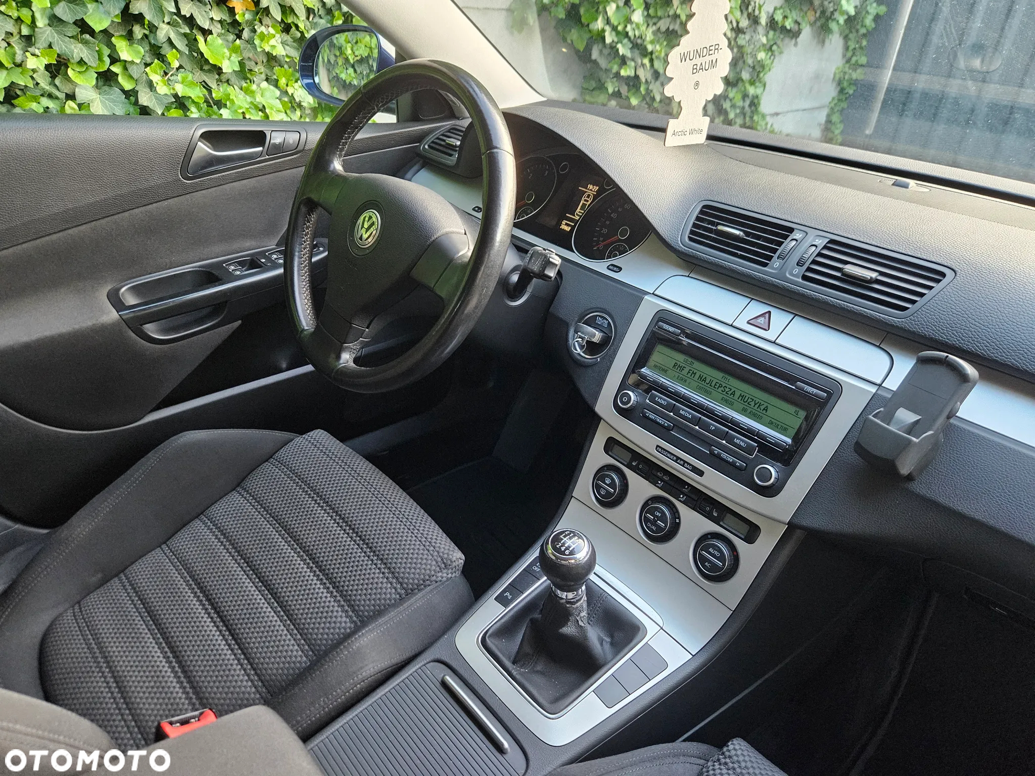 Volkswagen Passat Variant 2.0 TDI DPF Sportline - 14