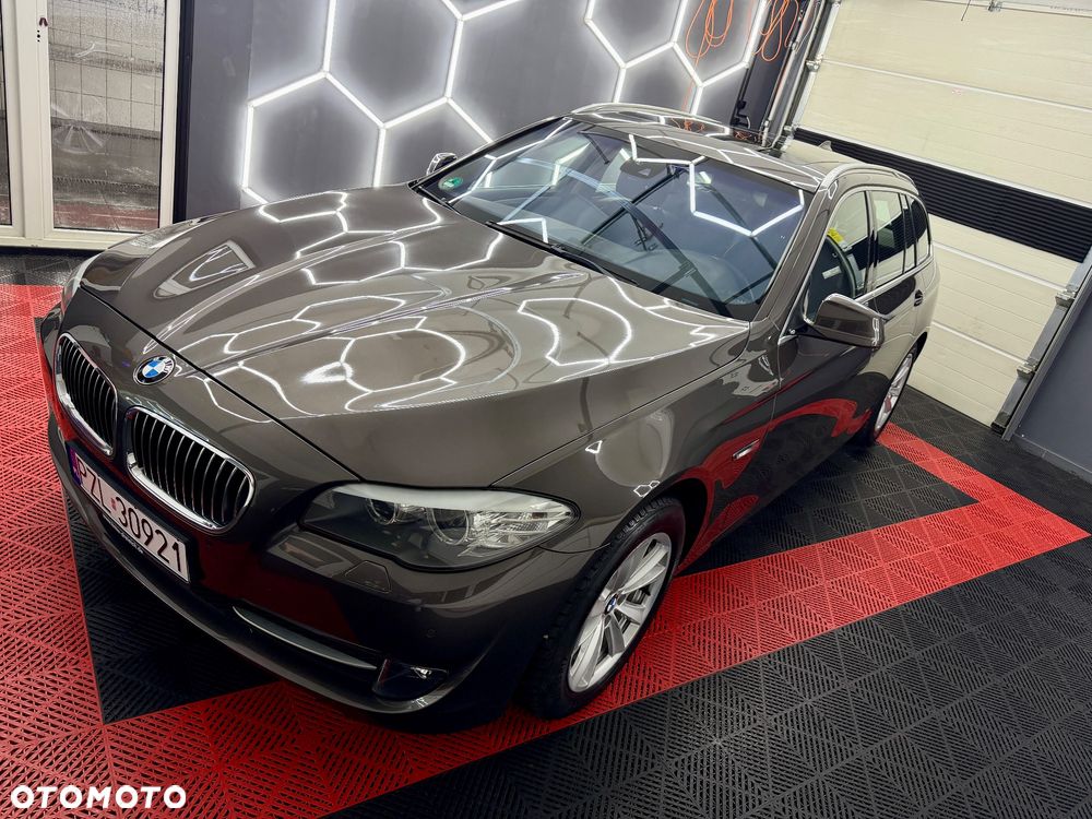 BMW Seria 5 525d xDrive Sport-Aut - 3