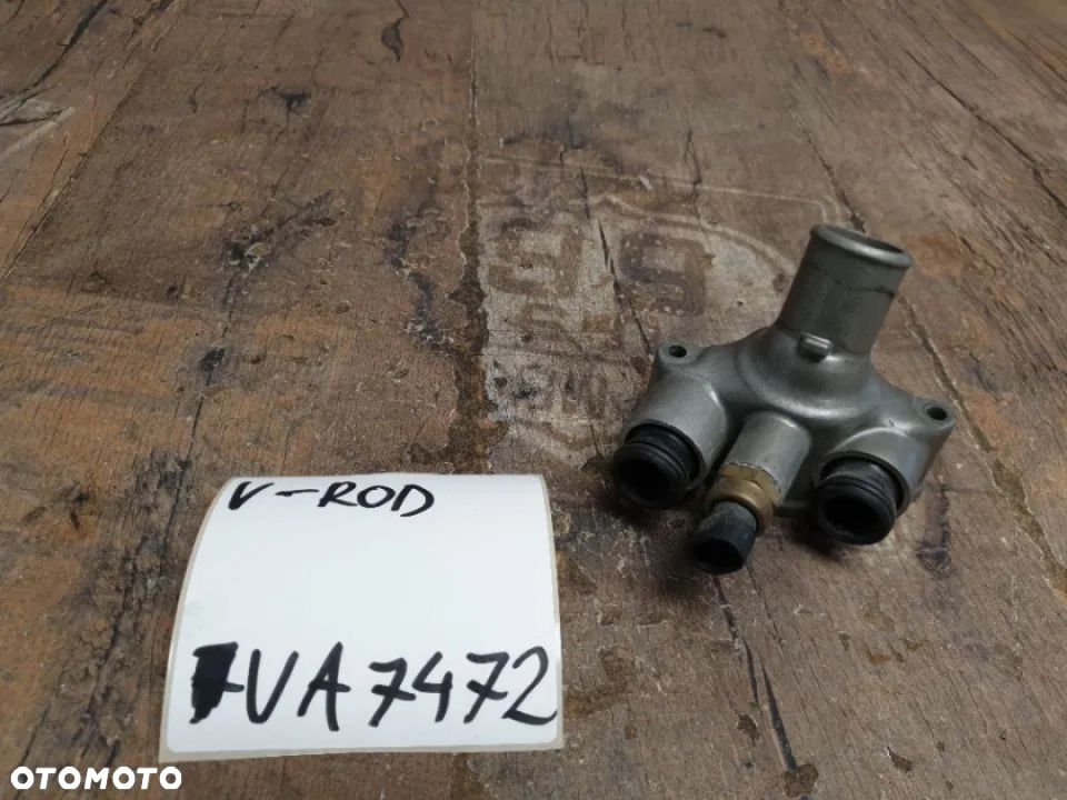 Termostat obudowa Harley Davidson V-Rod - 1