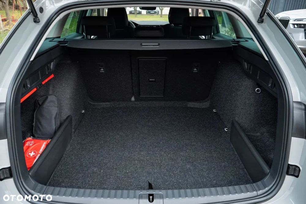 Skoda Octavia 2.0 TDI Selection DSG - 23