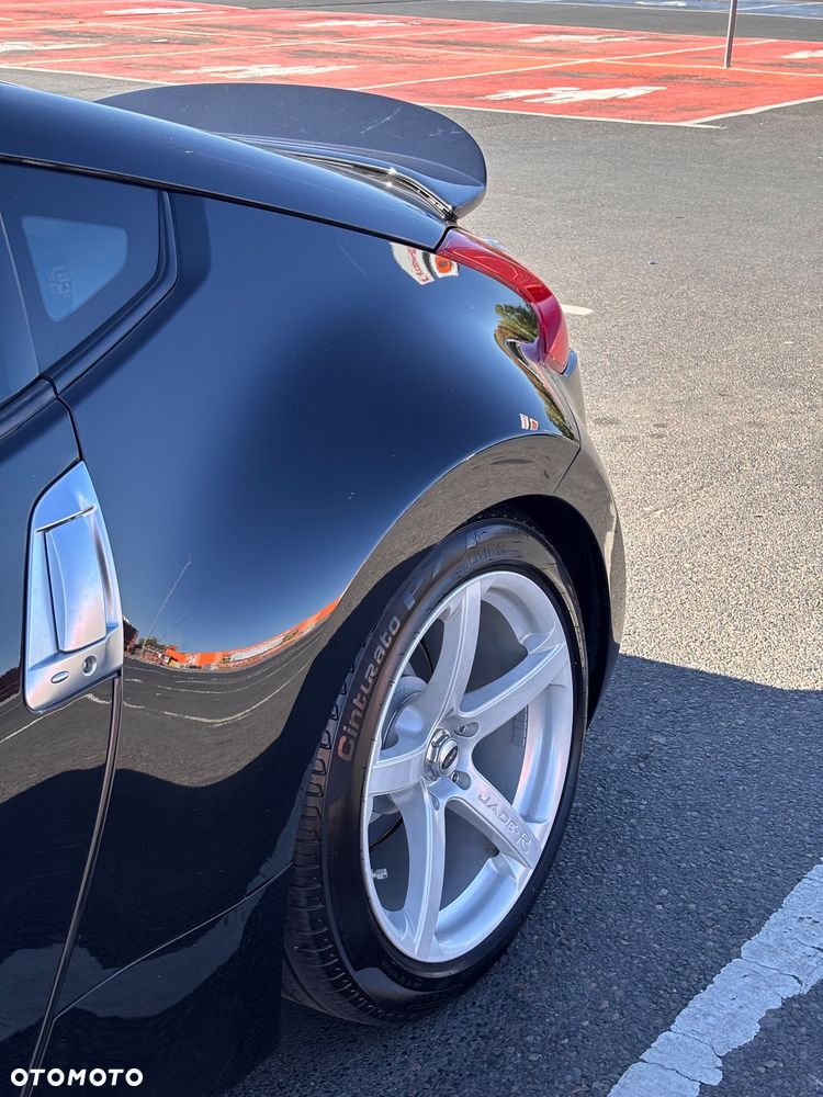 Nissan 370 Z - 7