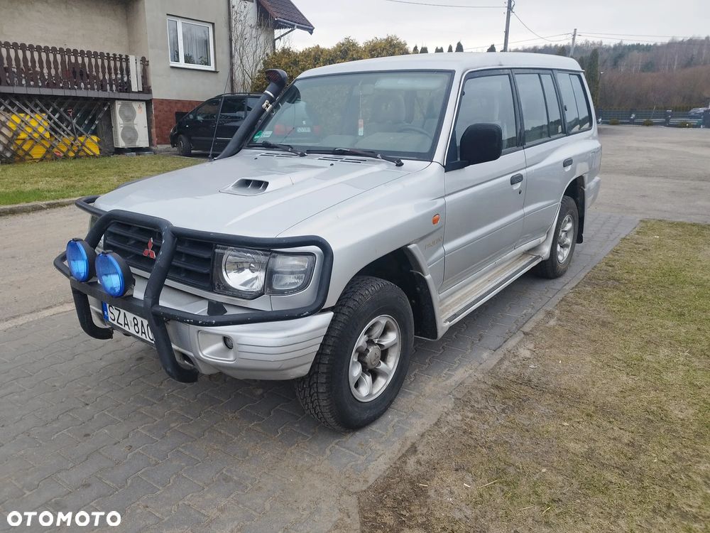 Mitsubishi Pajero - 1