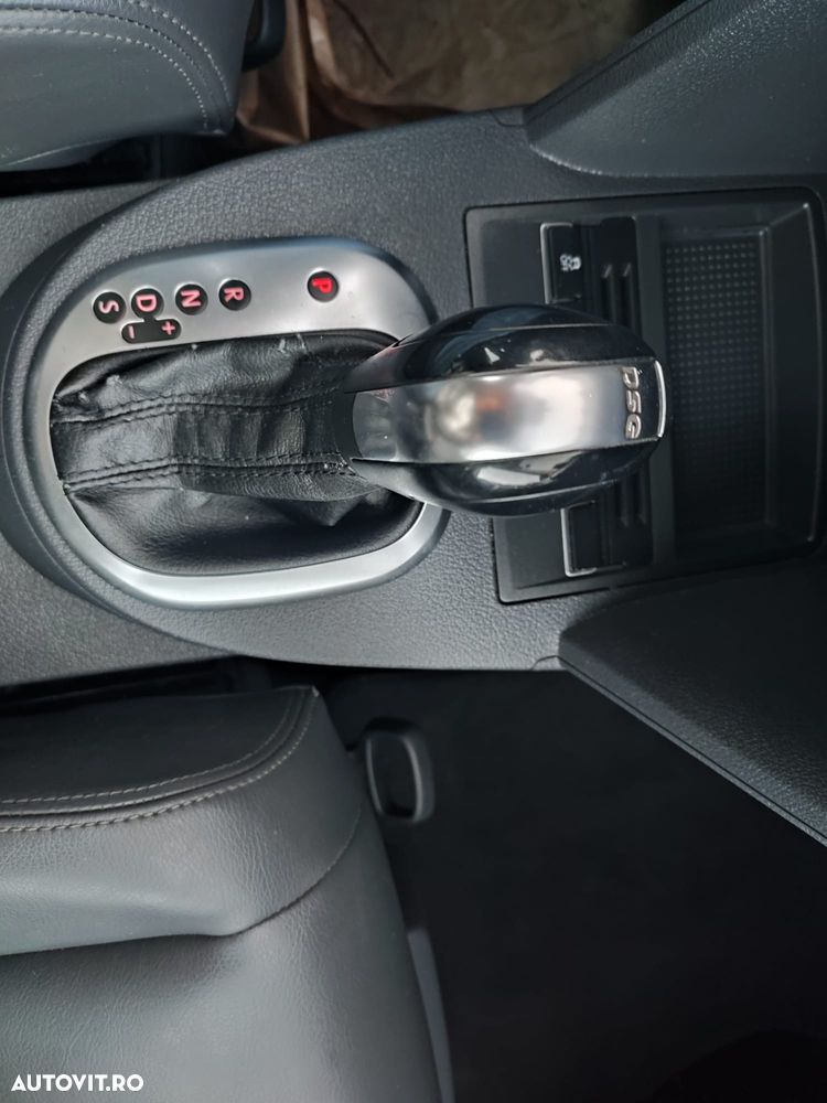 Volkswagen Touran - 14