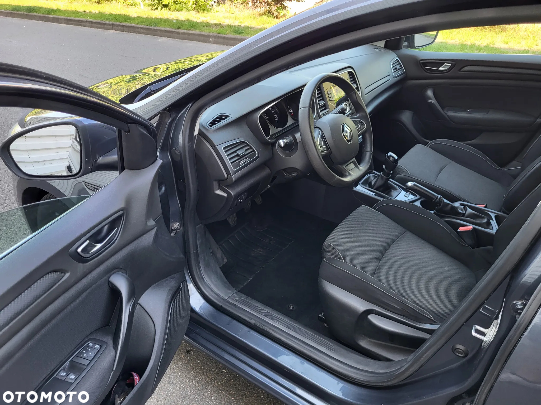 Renault Megane ENERGY TCe 100 LIFE - 5