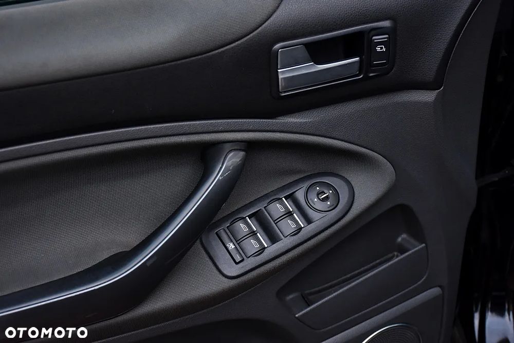 Ford Kuga 2.0 TDCi 4x4 Titanium - 27