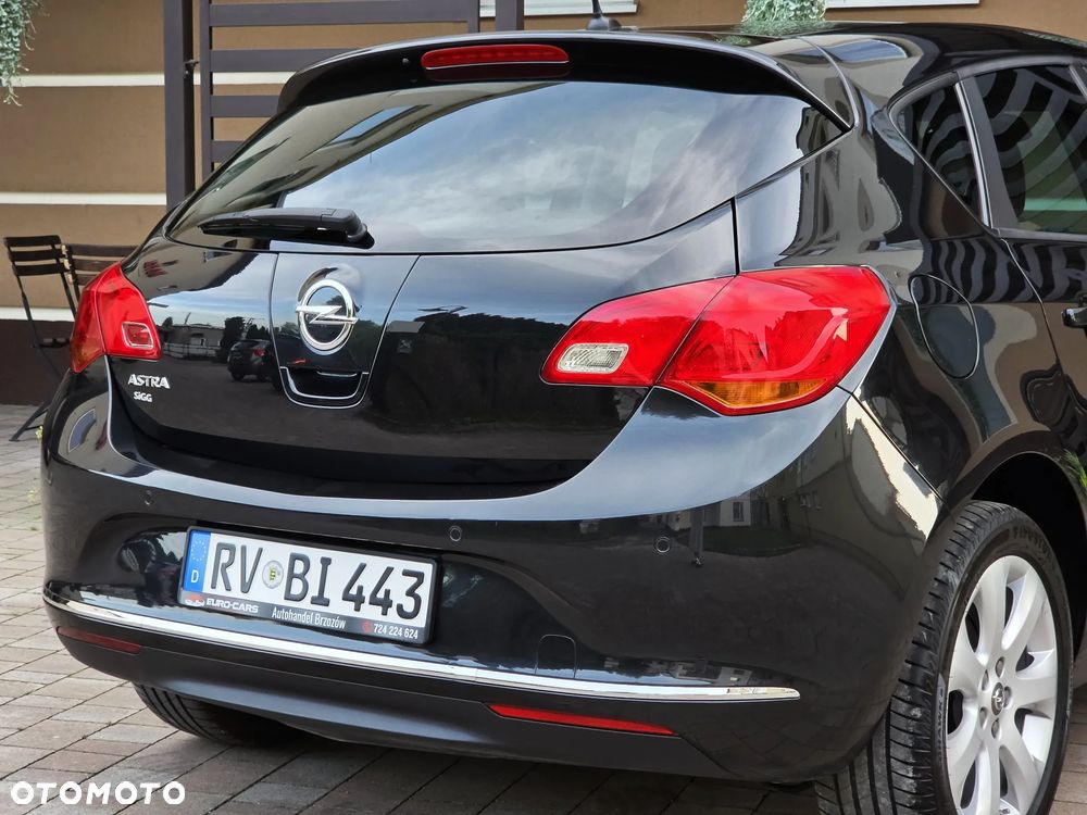 Opel Astra 1.4 Turbo Cosmo - 24