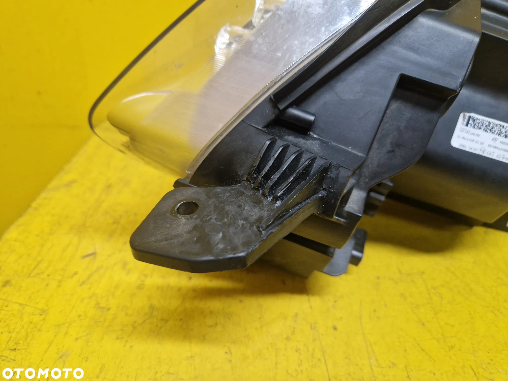 TOYOTA PROACE II 16- LAMPA LEWA PRAWA PRZOD 9808589980-00 - 9