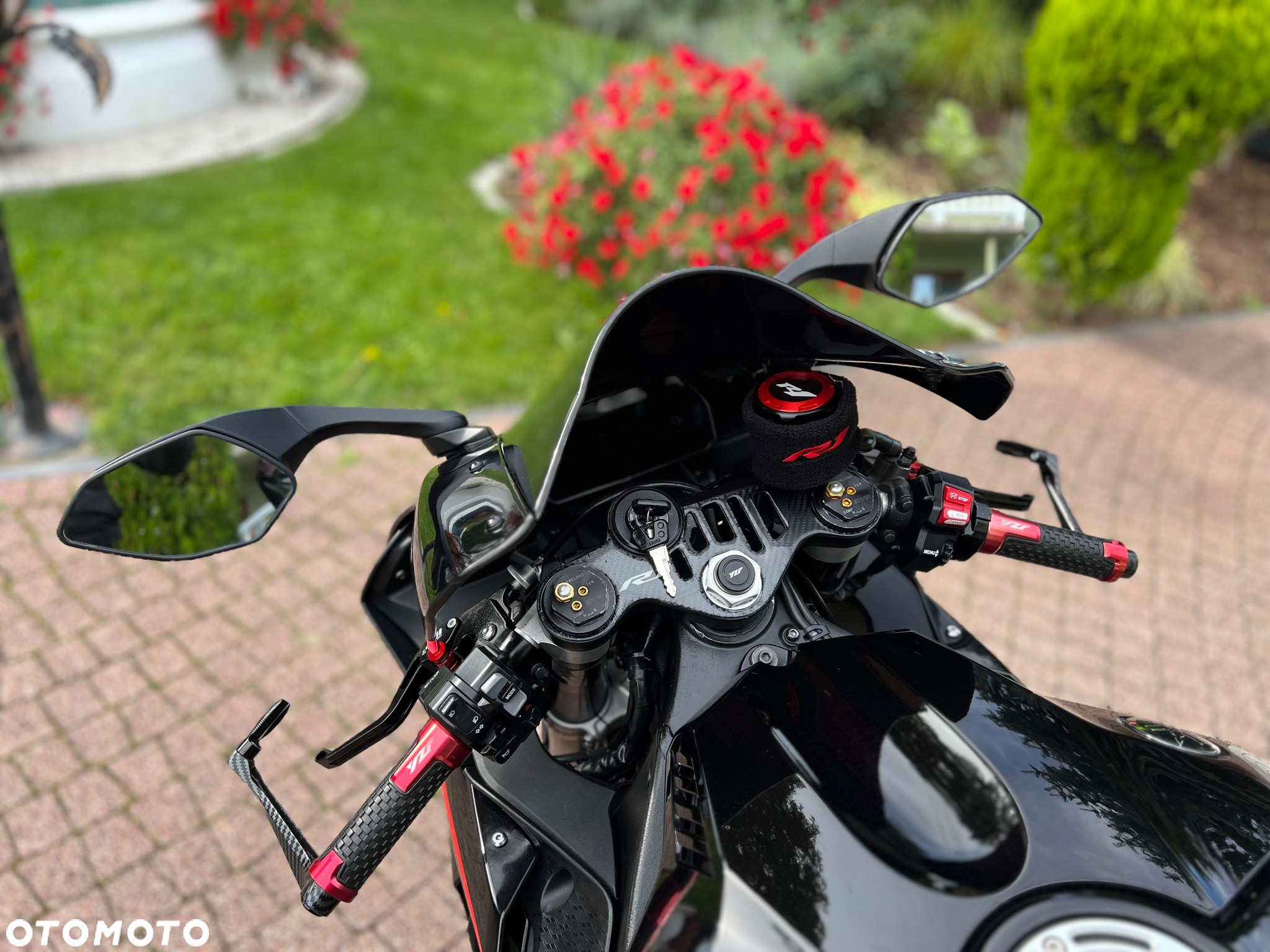 Yamaha R1 - 33