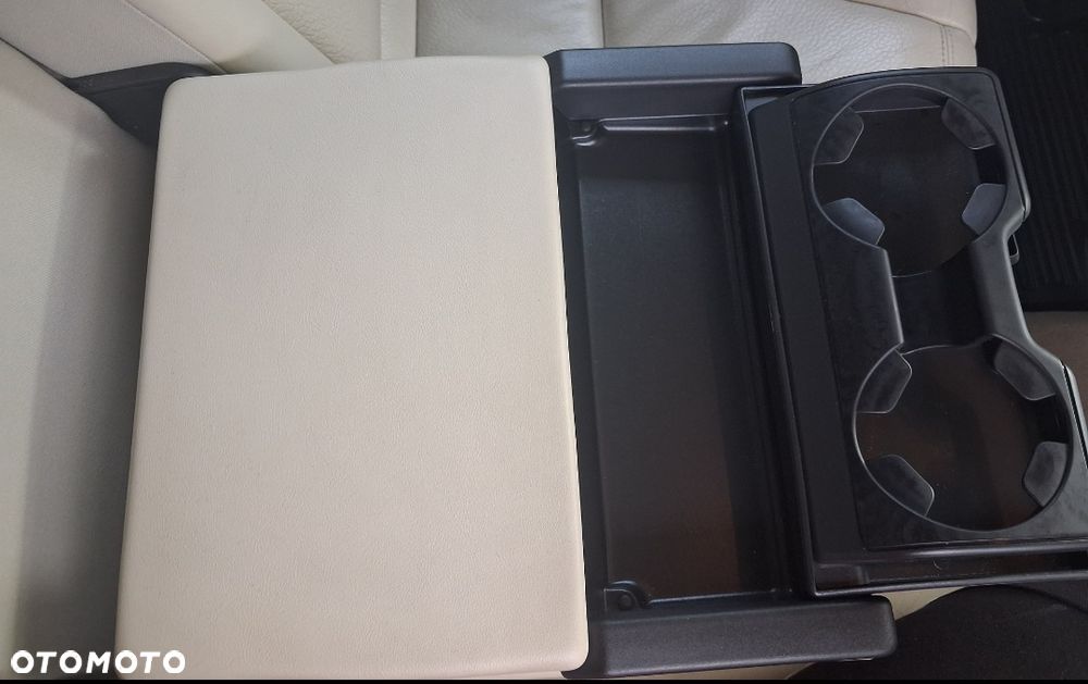 Volvo XC 60 2.4D AWD Momentum - 17