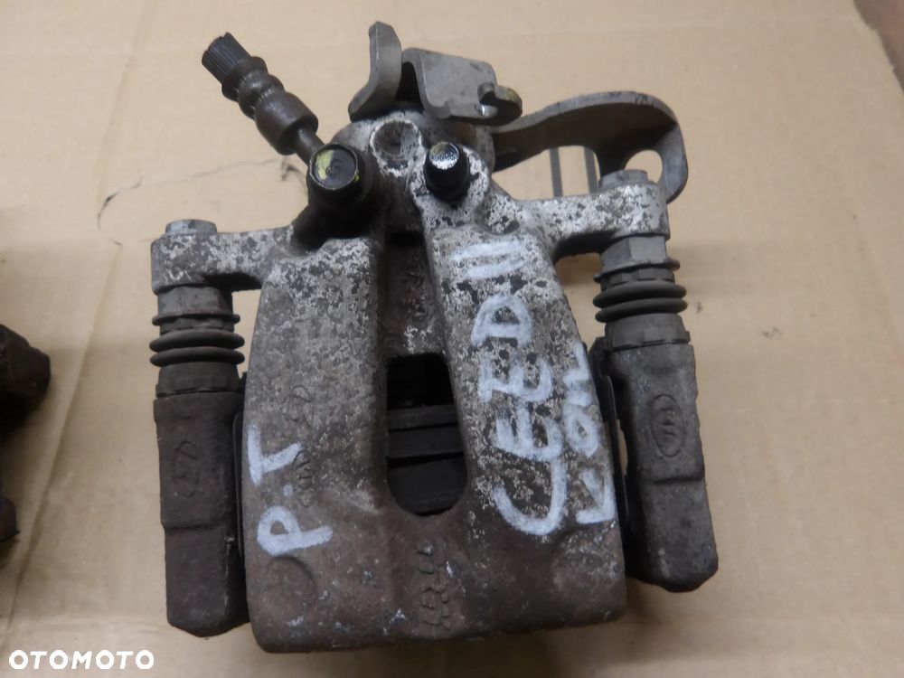 KIA CEED SW II 12-18r. 1.6 CRDI ZACISK HAMULCOWY PRAWY LEWY TYŁ - 2