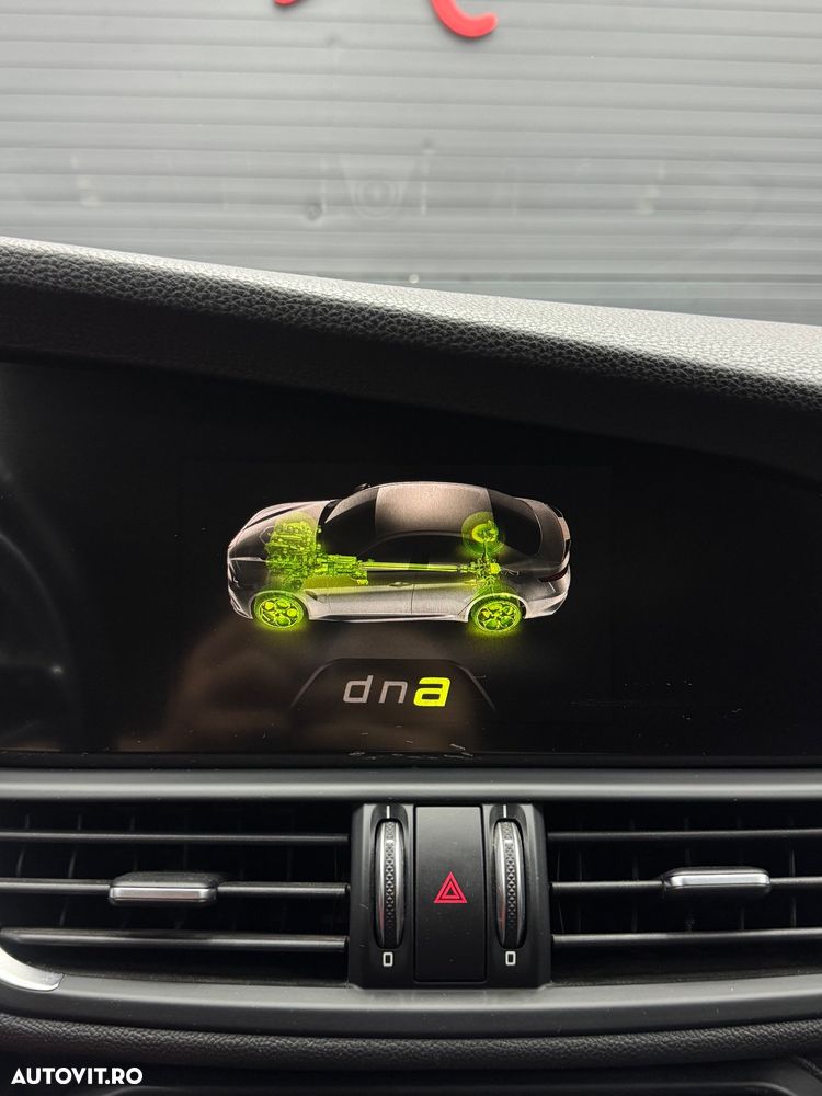 Alfa Romeo Giulia 2.2 JTDM Aut. - 16