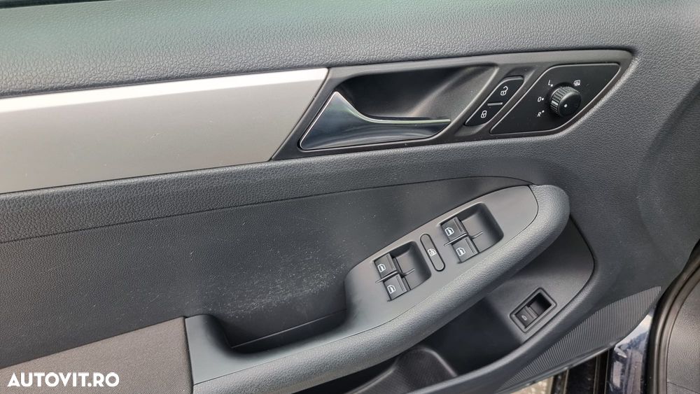 Volkswagen Jetta - 10