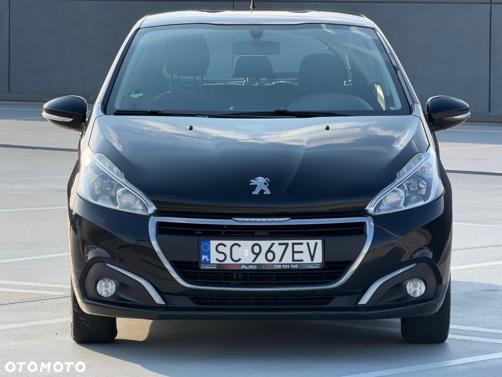 Peugeot 208 - 1