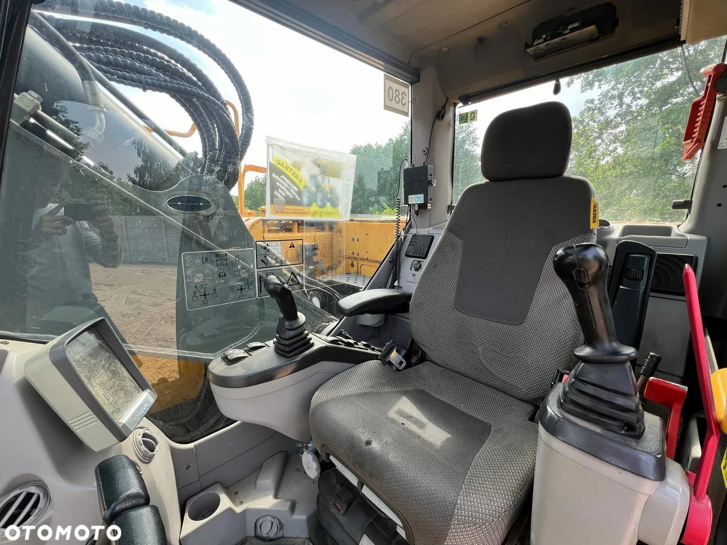Volvo ECR235CL - 13
