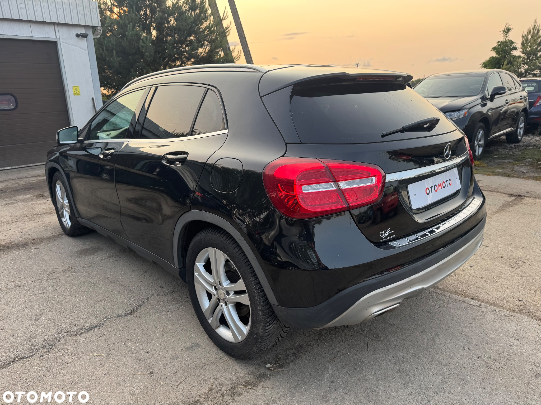 Mercedes-Benz GLA 200 d 4Matic 7G-DCT Activity Edition - 3