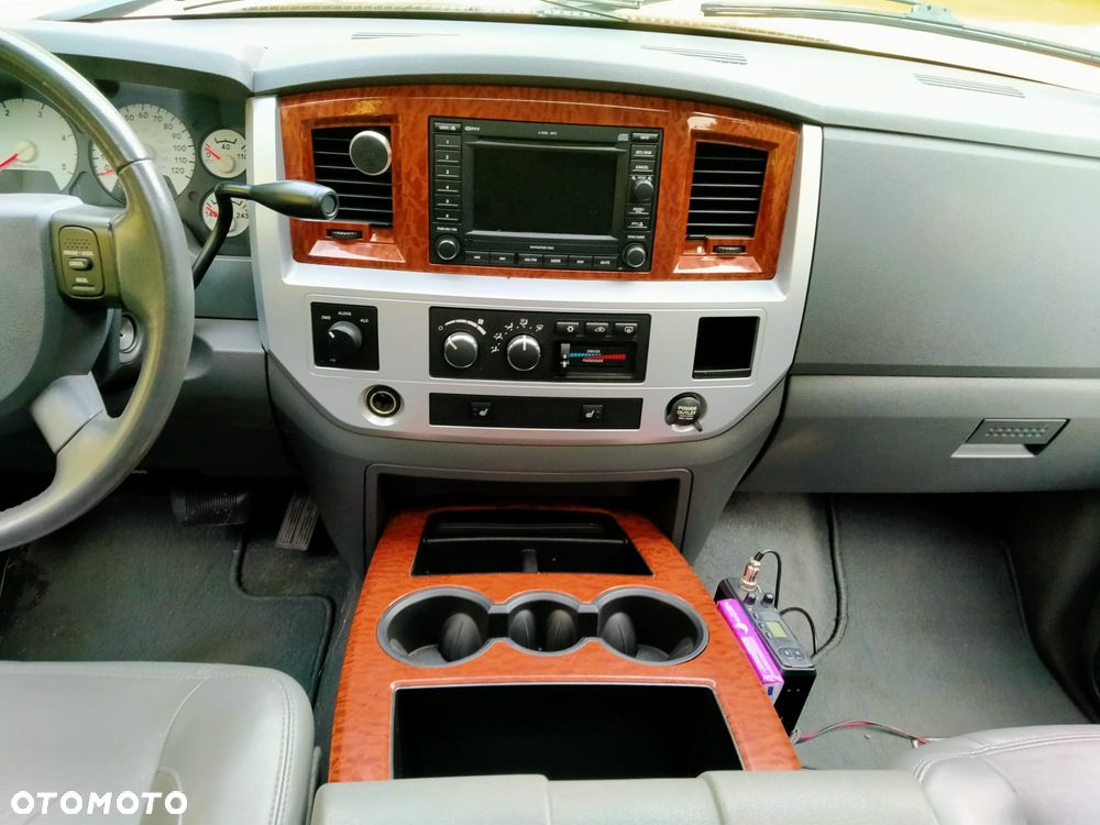Dodge RAM - 10
